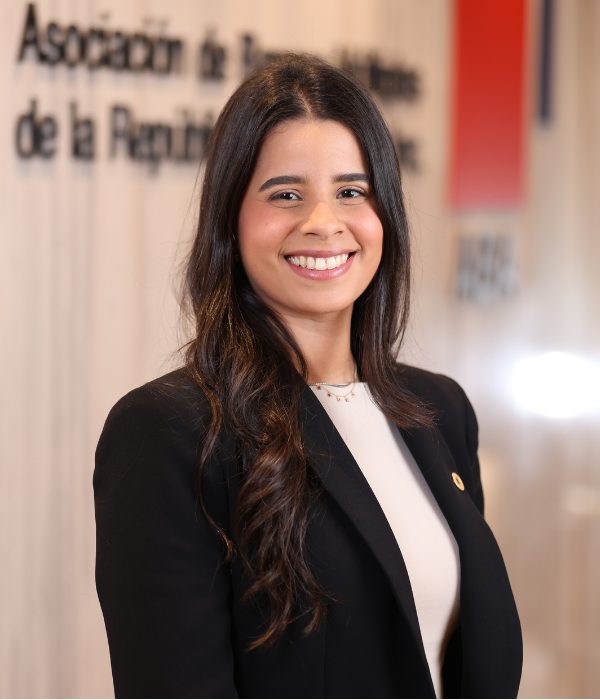 Natalia Ramírez Equipo Legal
